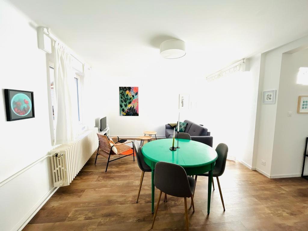 Au Perron Avec Garage Et Balcon A Ribeauville エクステリア 写真