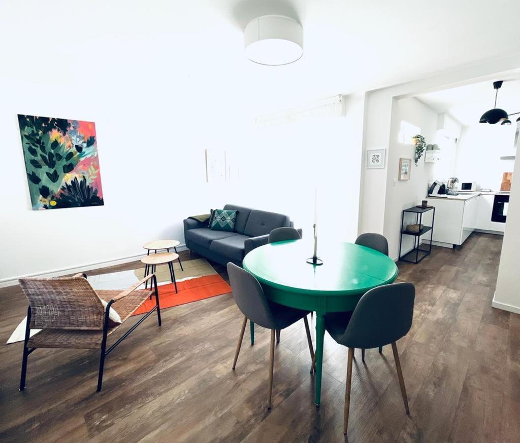 Au Perron Avec Garage Et Balcon A Ribeauville エクステリア 写真