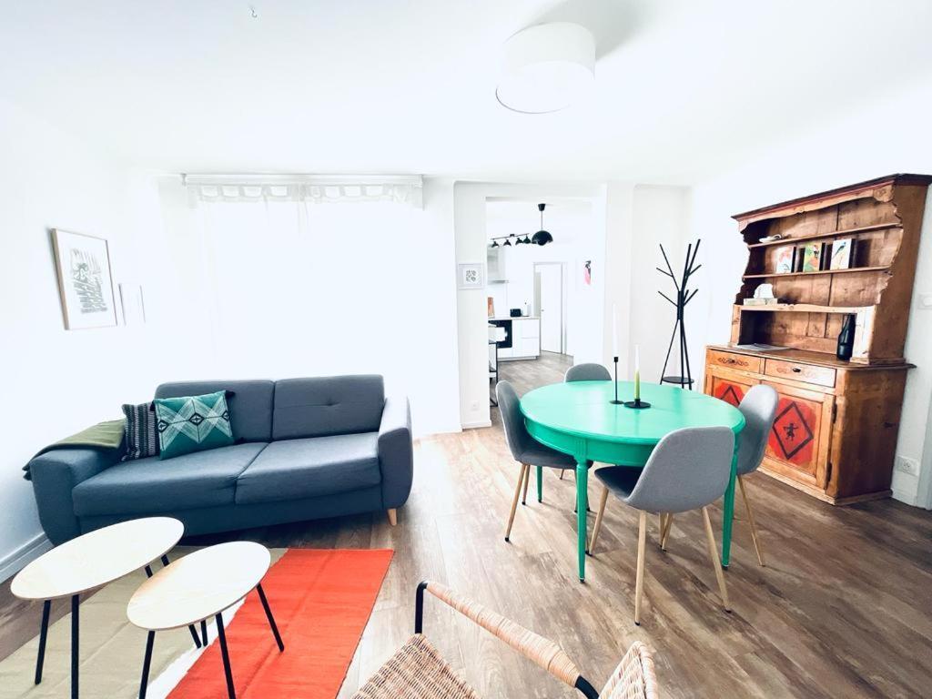 Au Perron Avec Garage Et Balcon A Ribeauville エクステリア 写真